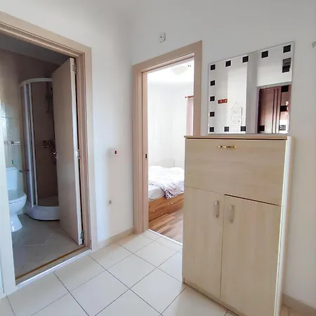 Pirin Heights 200m From Road Apartament *