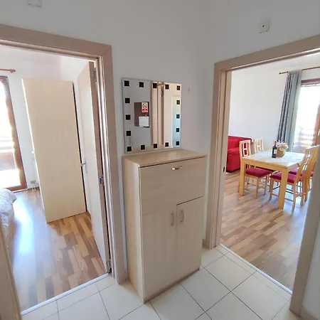 Pirin Heights 200m From Road Apartament