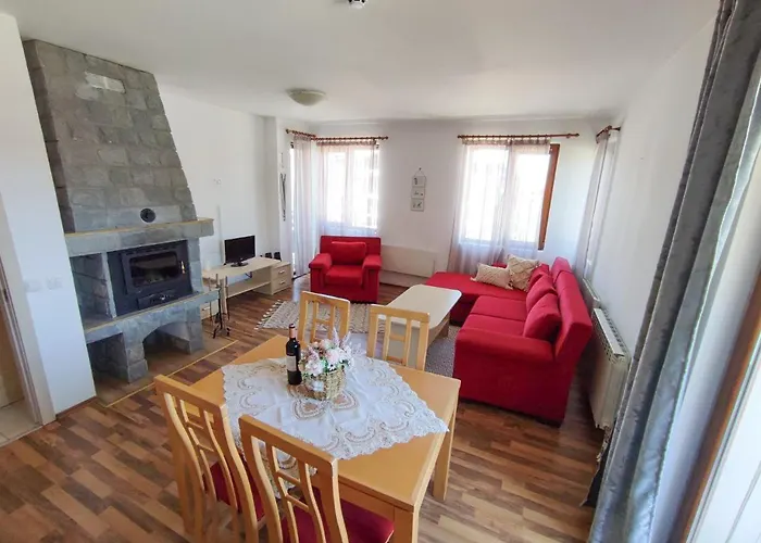 Pirin Heights 200m From Road Daire